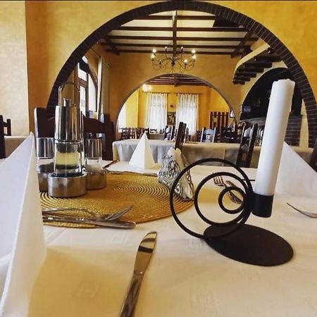 Restaurant Casa Miorita Hotel Buşteni Buitenkant foto