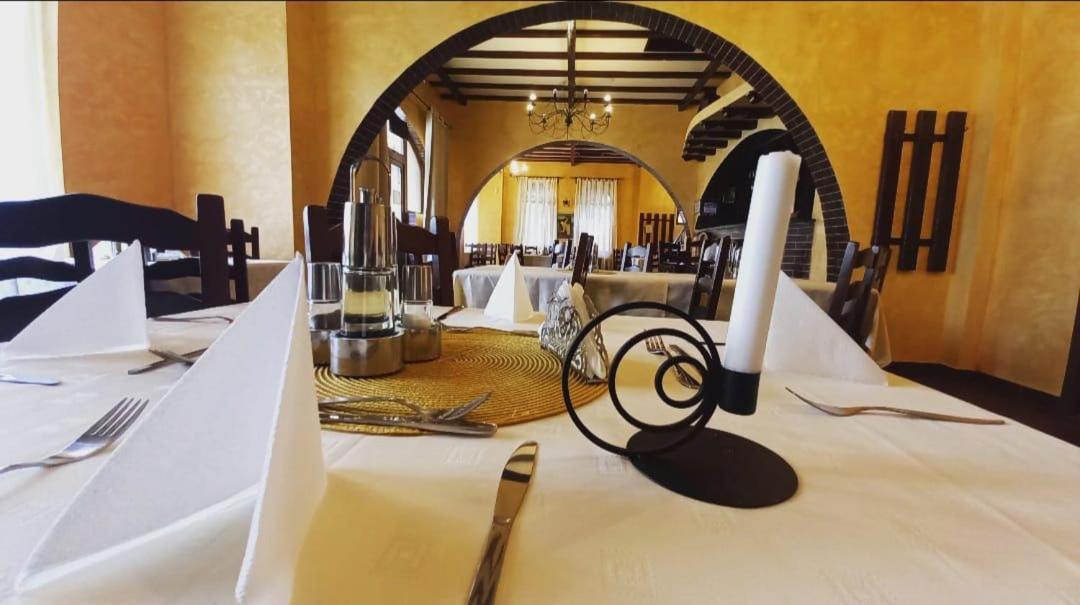Restaurant Casa Miorita Hotel Buşteni Buitenkant foto